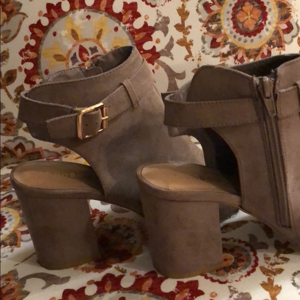 Shoes - Picture 3 of 5